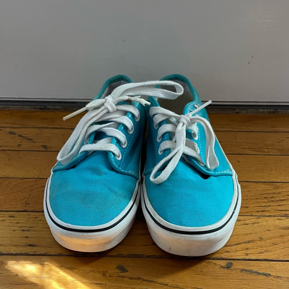 size men 5.5 women 7 like new teal blue vans